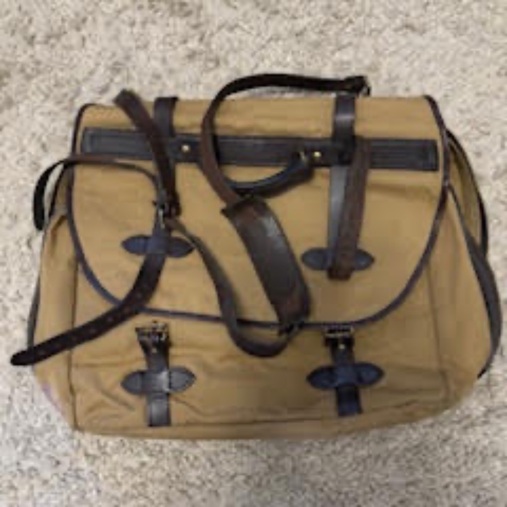 Filson Style 242 Carry-On Khaki Twill Brown Leather Travel Bag Crossbody